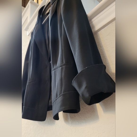 ANN TAYLOR BLACK BLAZER/ SIZE 8 PETITE / TWO BUTTON / ROLLED SLEEVES - Picture 2 of 6